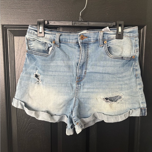 ‼️Price Drop‼️End of Summer Sale‼️ Celebrity Pink Distressed Jean Shorts - Picture 1 of 6